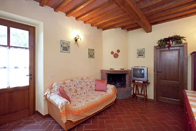 Farmhouse in Loro Ciuffenna with swimming...