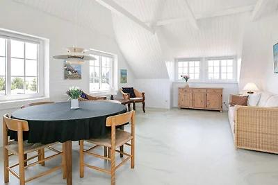 Spacieuse maison d'été avec sauna