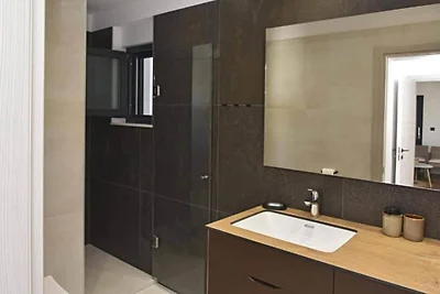 Luxury Slatine Apartments with Terrace and Ga...