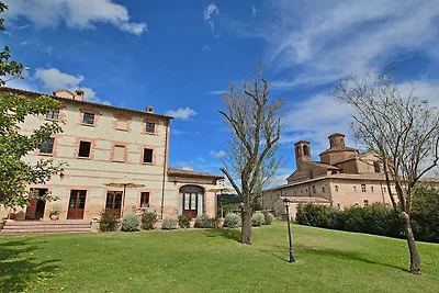Bellissima villetta a Urbania con piscina