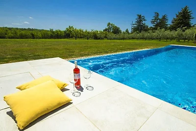 Villa in Vižinada mit Schwimmbecken