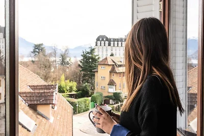 An den Toren des Kaiserlichen Palastes, 4.