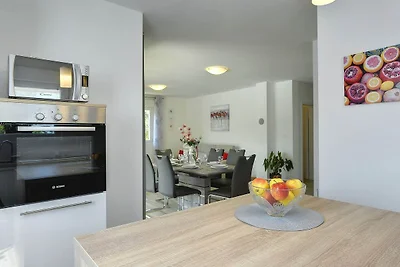 Villa mit Pool in Marcana
