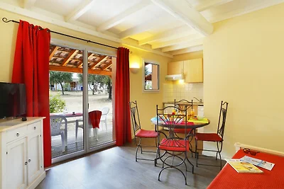 Reihenhaus in Sauve mit Pool und Fitness