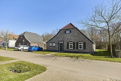Luxe boerderijvilla met sauna in Limburg