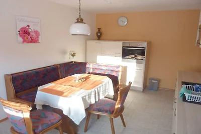 Ferienwohnung in Vöhl mit Schwimmbecken