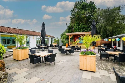 Chalet accogliente a Oostkapelle con giardino
