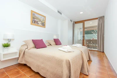 Zentrales Roses-Apartment mit Terrasse