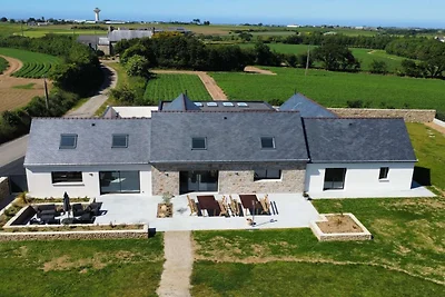 Huis Ploudalmézeau met verwarmd zwembad