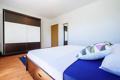 Modernes Ferienhaus in Kakma mit Swimmingpool