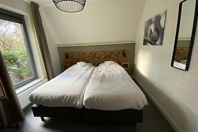 Fijne villa met 4 badkamers, nabij Vrachelse...