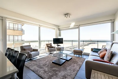 Wohnung an der Küste mit Meerblick