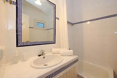 Zonnige oase op het dorpsplein