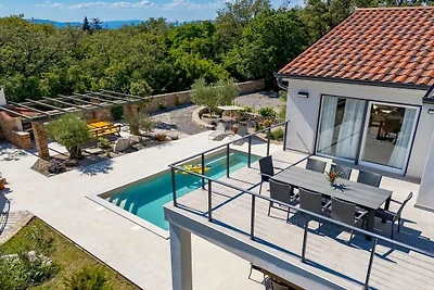 Luxuriöse Villa Posija mit privatem Pool
