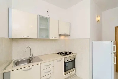 Apartments & Rooms Barišić - Studio Apartment...