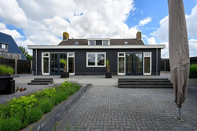 Geräumiges Ferienhaus im Zentrum von Langweer