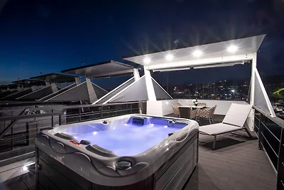 Traumhaftes Hausboot am Meer mit Terrasse