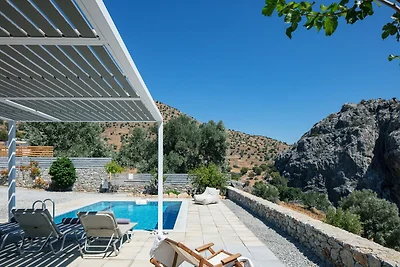Villa in Agia Galini mit Pool und Bergblick