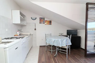 Apartments Karbuni By The Sea - One Bedroom a...