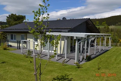 Bungalow in Gerolstein met zwembad