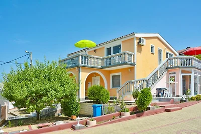 Schönes Haus mit privater Terrasse