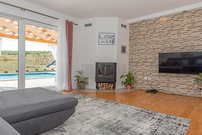 Villa Maria with Outdoor Pool - Five Bedroom ...