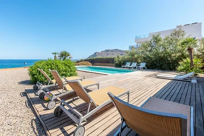 Moderna casa vacanze con piscina