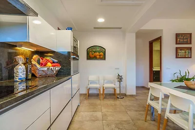 Villa moderna con piscina privata a Sa Pobla