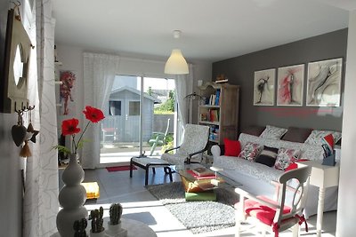 Modernes, komfortables Ferienhaus an der Buch...