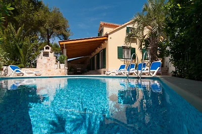 Schöne Villa am Strand mit privatem Pool