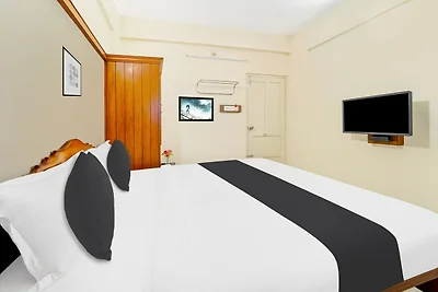 Super Hotel O Broadway Ernakulam