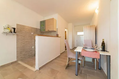 Tranquil and Stylish Apartment Kastel Novi - ...