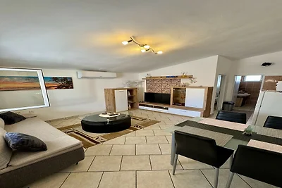 Apartment Didovi Dvori 2 with jacuzzi