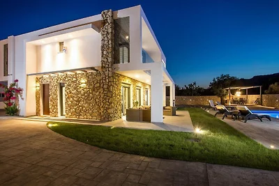 Luxuriöse Villa mit privatem Pool.