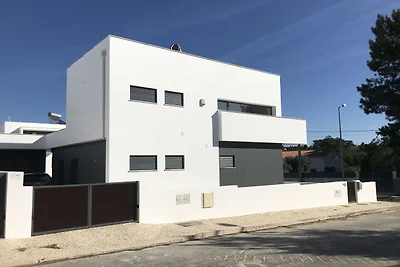 Moderne Villa mit eigenem Swimmingpool in...