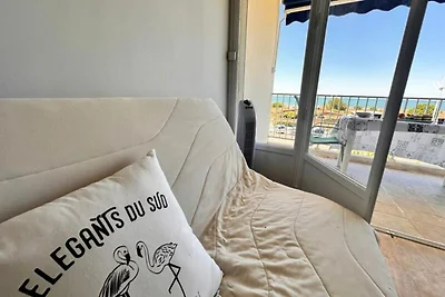 Wohnung in Grau du Roi mit Meerblick