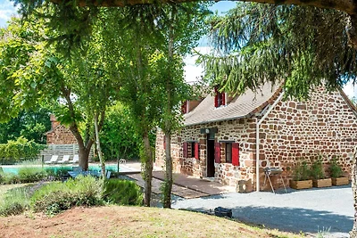 Bella casa vacanze con piscina a Teillots