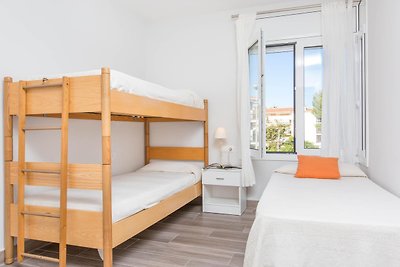 Apartment mit Gemeinschaftspool für 4...