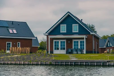 Villa in Medemblik met terras en wifi.