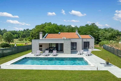 Three Bedroom Villa with Swimming Pool