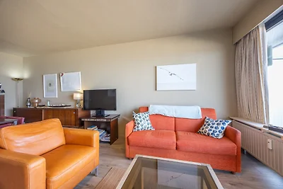 Appartement met een mooi terras en zeezicht