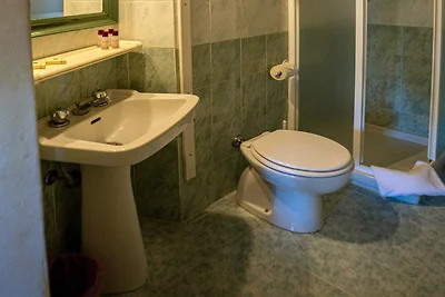 Atemberaubendes Chalet mit Pool für 4...