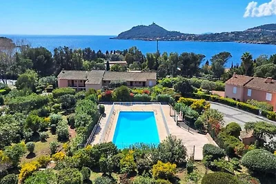 Wohnung in Agay mit Meer- und Poolblick