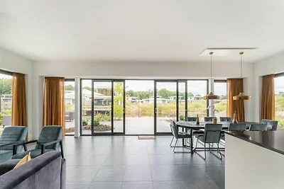 Spaziosa villa a Zeewolde con sauna a...