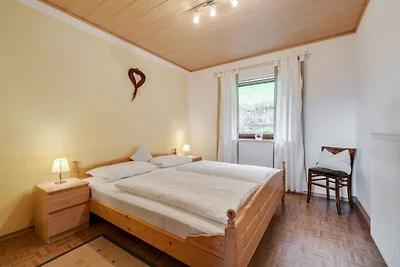 Idyllisches Ferienhaus mit Wald in der Nähe
