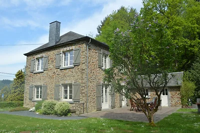 Cottage in Alle bij bos en meer