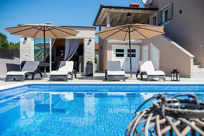Villa in Labin mit Schwimmbecken