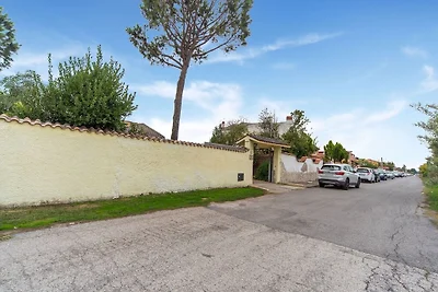 Bellissima casa vacanze ad Ardea con giardino