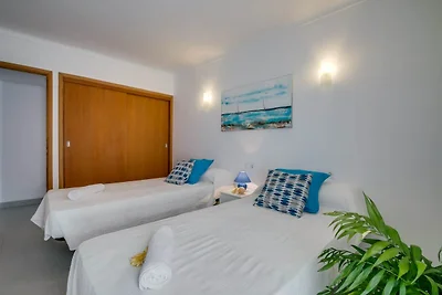 Appartamento fronte mare con balcone