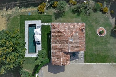 Erholsames Ferienhaus in Reggello mit Pool
